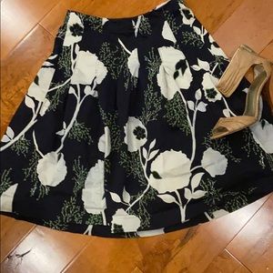Talbots size 2 petite navy  floral skirt